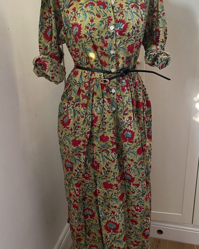 Sukienka bawełniana oversize, zielono-czerwone kwiaty - SB7